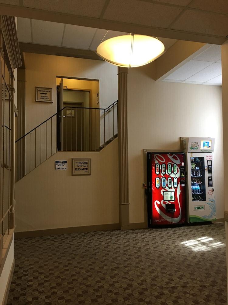 Days Inn & Suites By Wyndham Sault Ste. Marie On Esterno foto