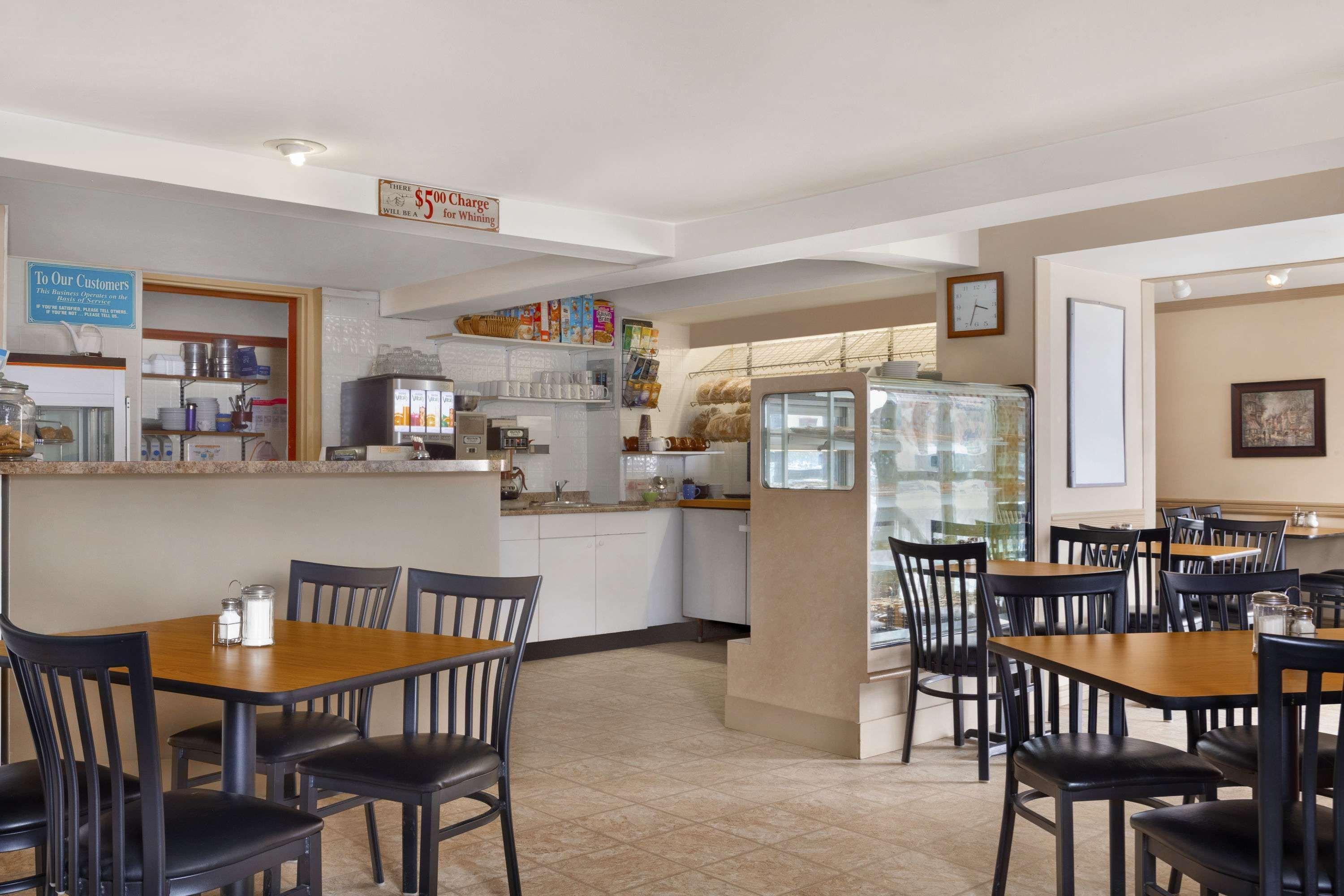 Days Inn & Suites By Wyndham Sault Ste. Marie On Esterno foto