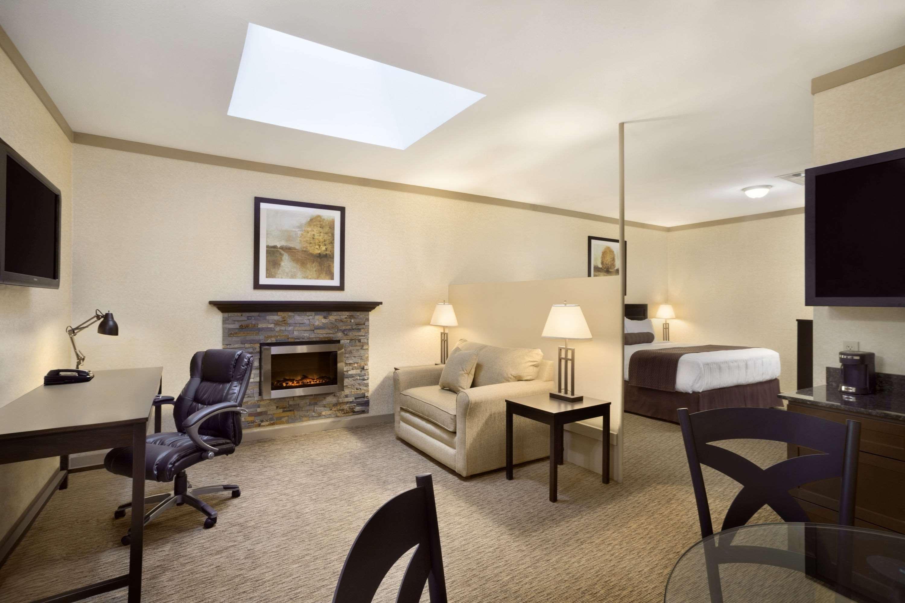Days Inn & Suites By Wyndham Sault Ste. Marie On Esterno foto