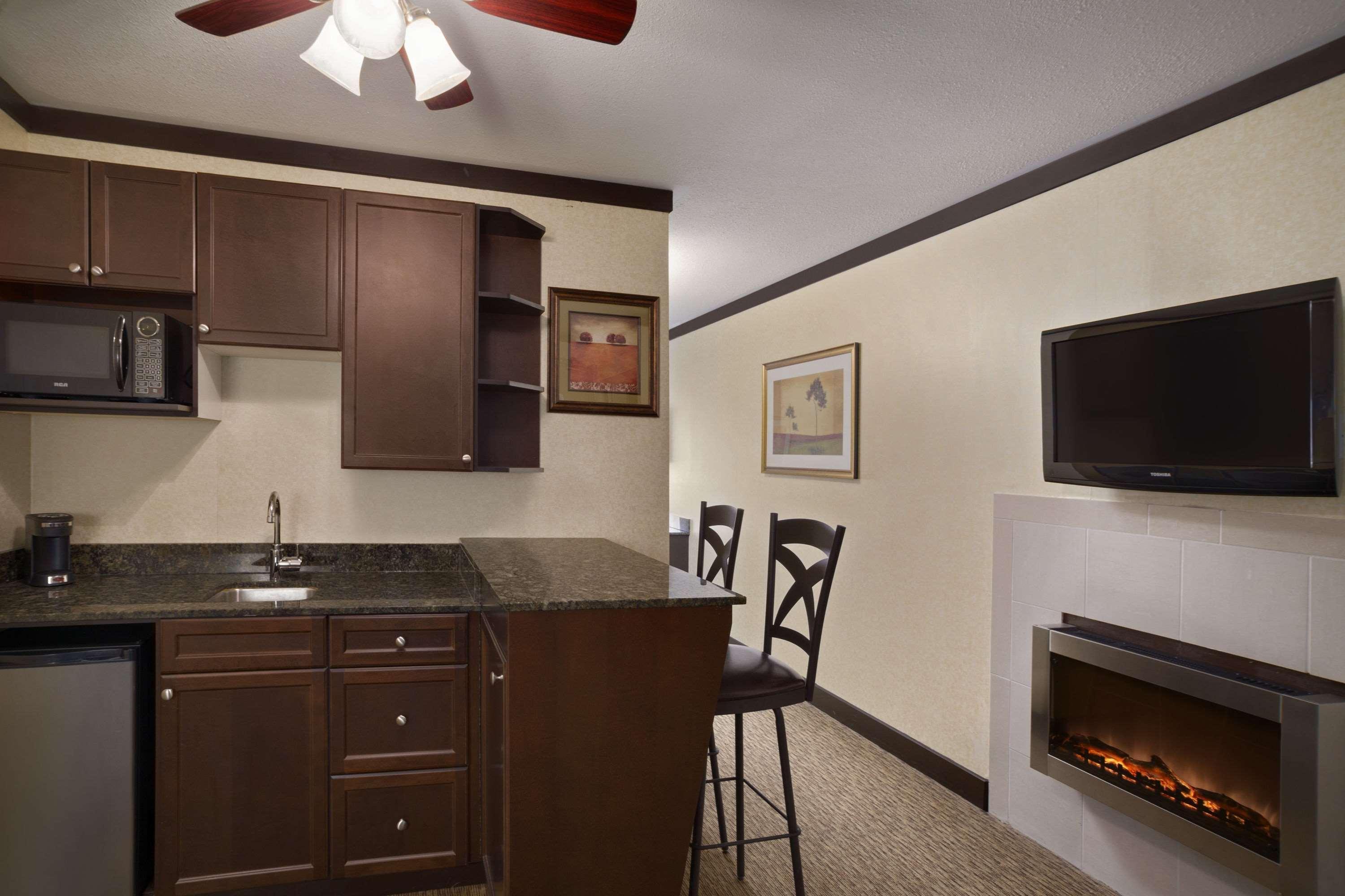 Days Inn & Suites By Wyndham Sault Ste. Marie On Esterno foto