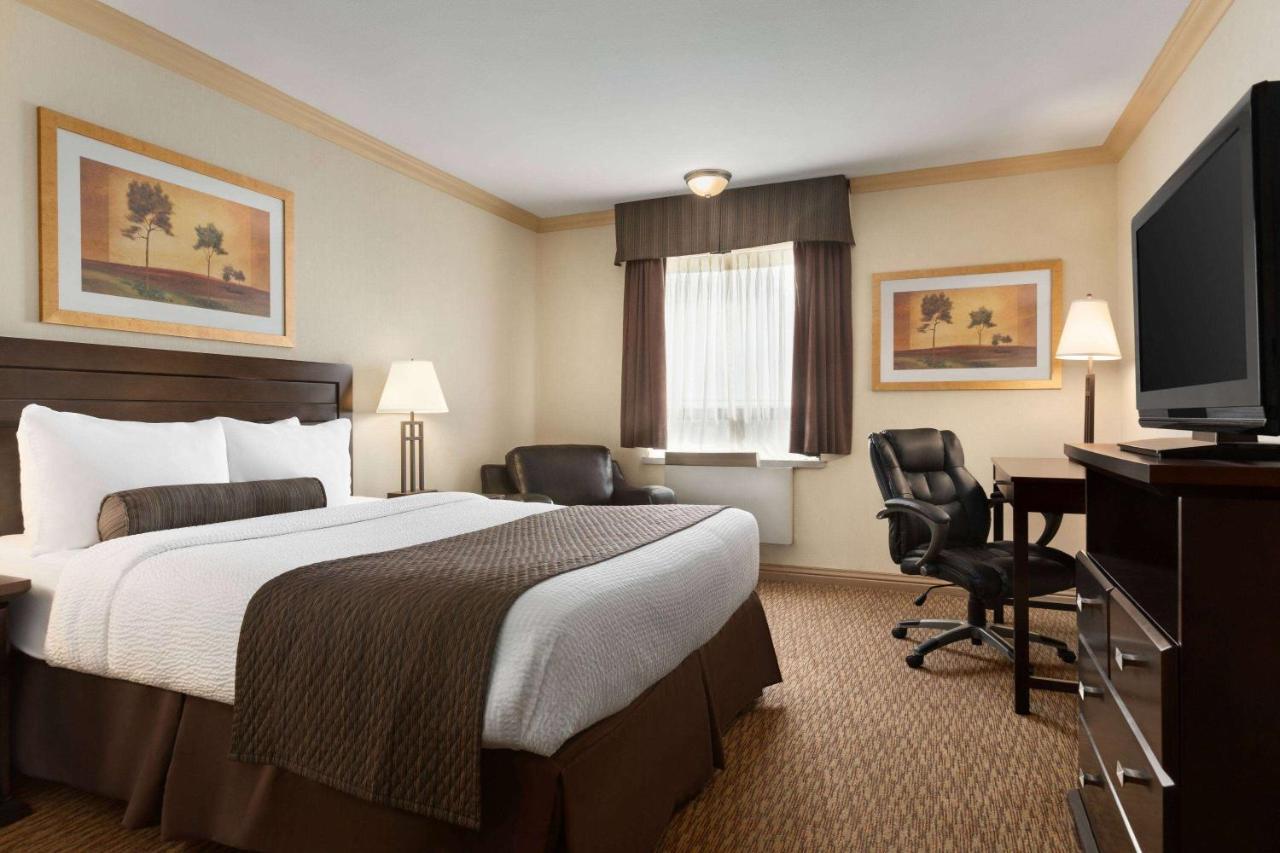 Days Inn & Suites By Wyndham Sault Ste. Marie On Esterno foto