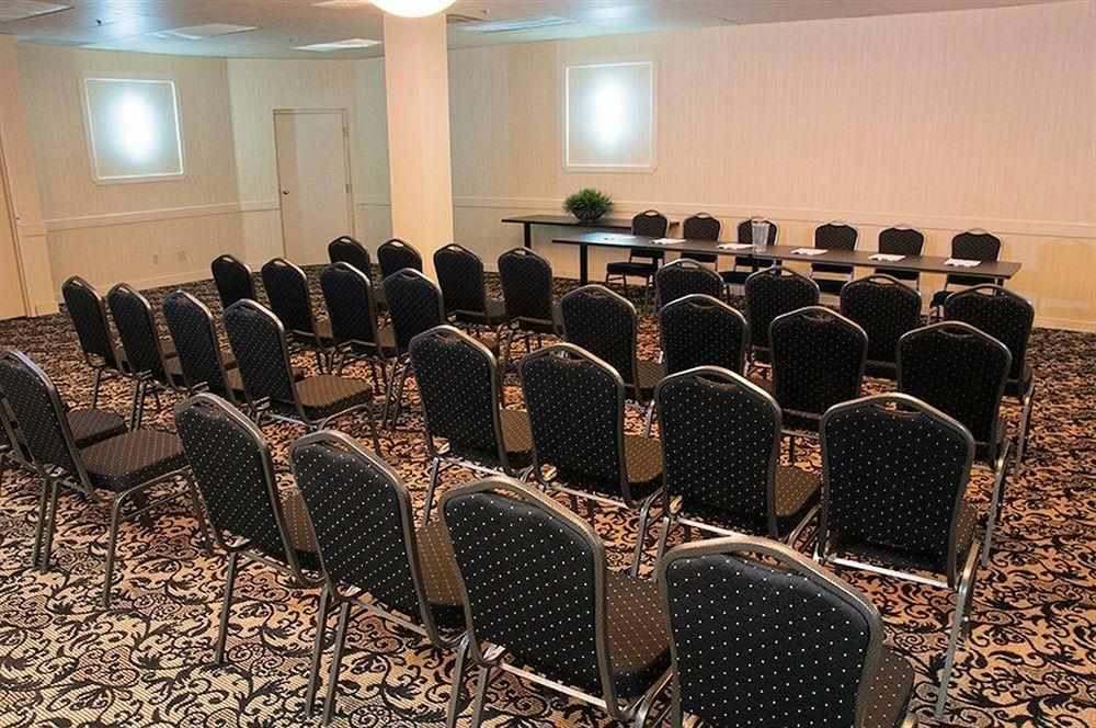 Days Inn & Suites By Wyndham Sault Ste. Marie On Esterno foto