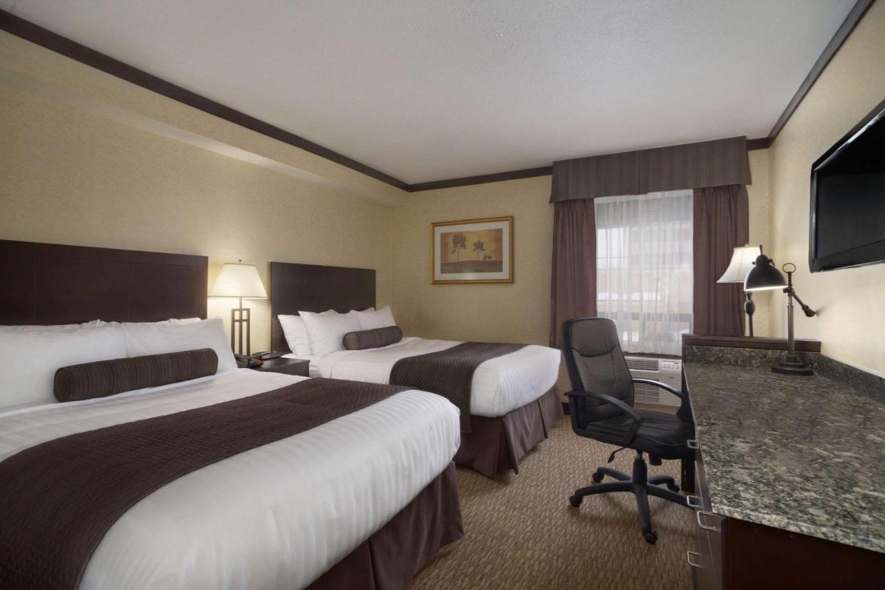 Days Inn & Suites By Wyndham Sault Ste. Marie On Esterno foto