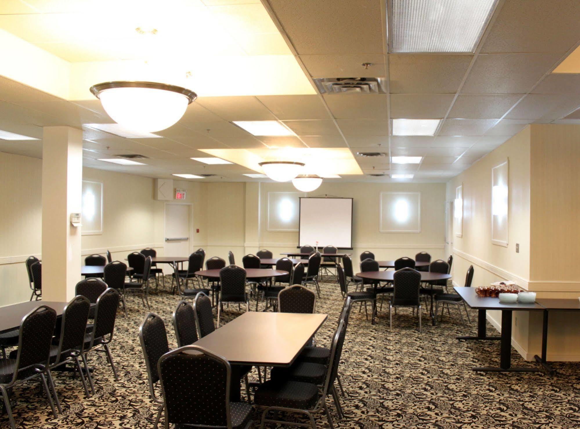 Days Inn & Suites By Wyndham Sault Ste. Marie On Affari foto