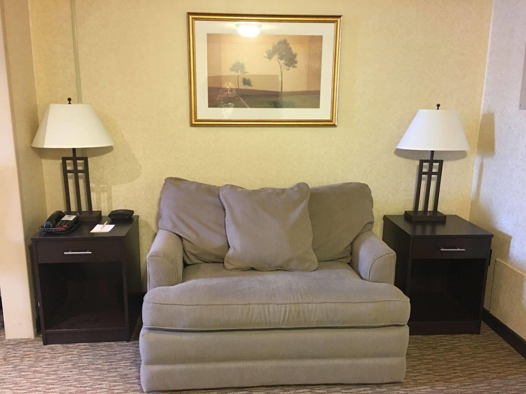Days Inn & Suites By Wyndham Sault Ste. Marie On Esterno foto