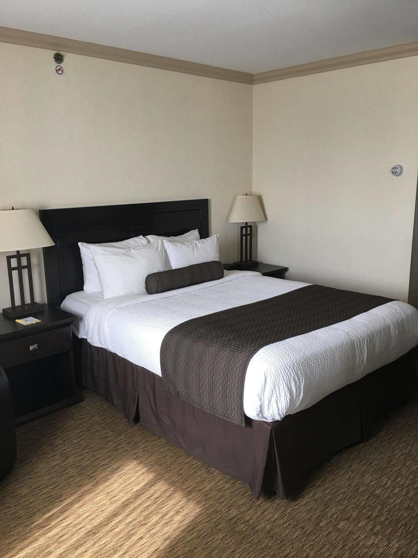 Days Inn & Suites By Wyndham Sault Ste. Marie On Esterno foto
