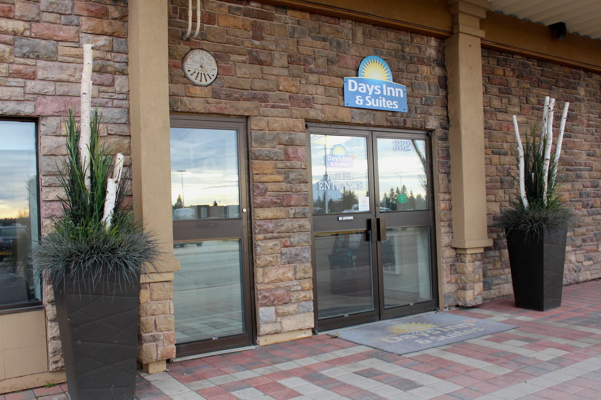 Days Inn & Suites By Wyndham Sault Ste. Marie On Esterno foto