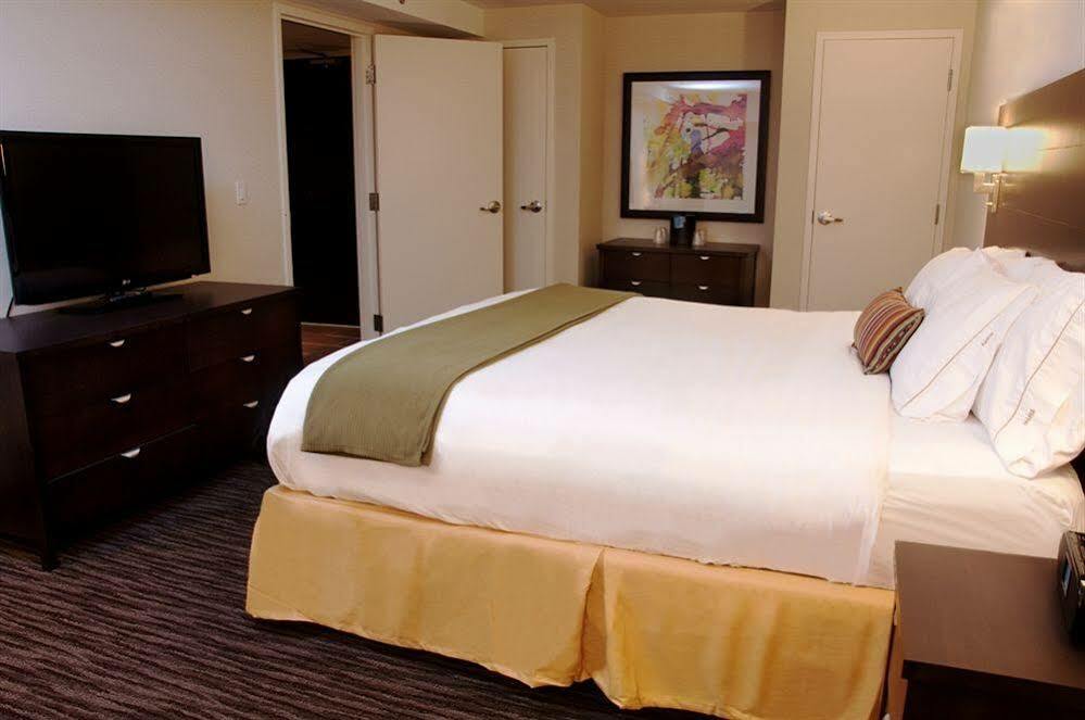 Days Inn & Suites By Wyndham Sault Ste. Marie On Esterno foto