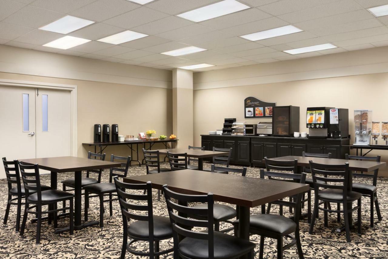 Days Inn & Suites By Wyndham Sault Ste. Marie On Esterno foto